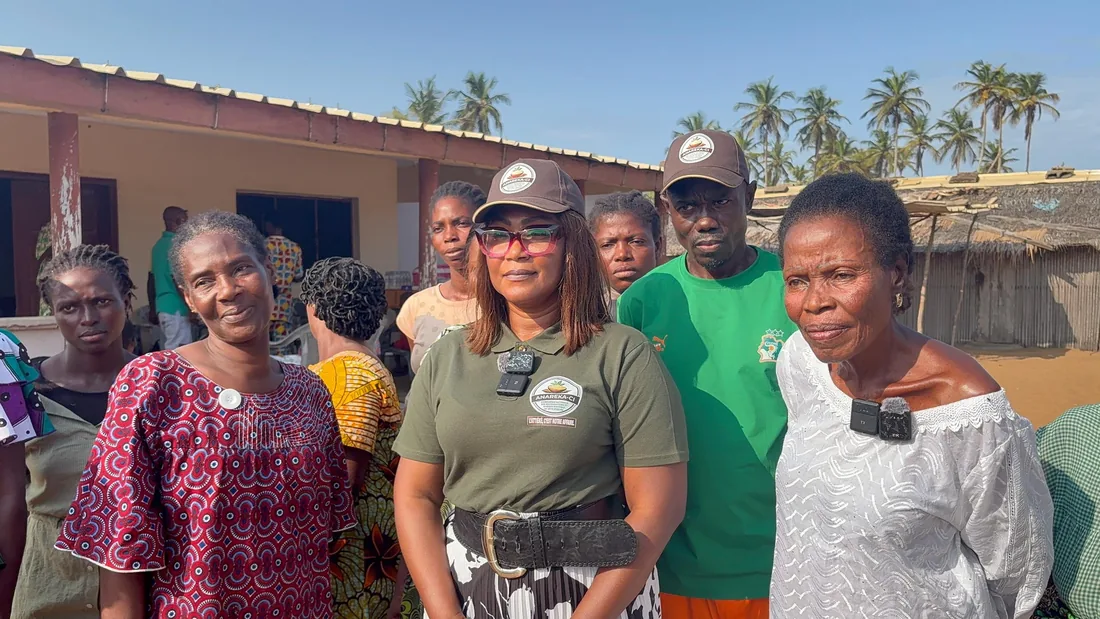 Délégation de l'ANAREKA-CI avec les productrices d'attiéké de Dibou